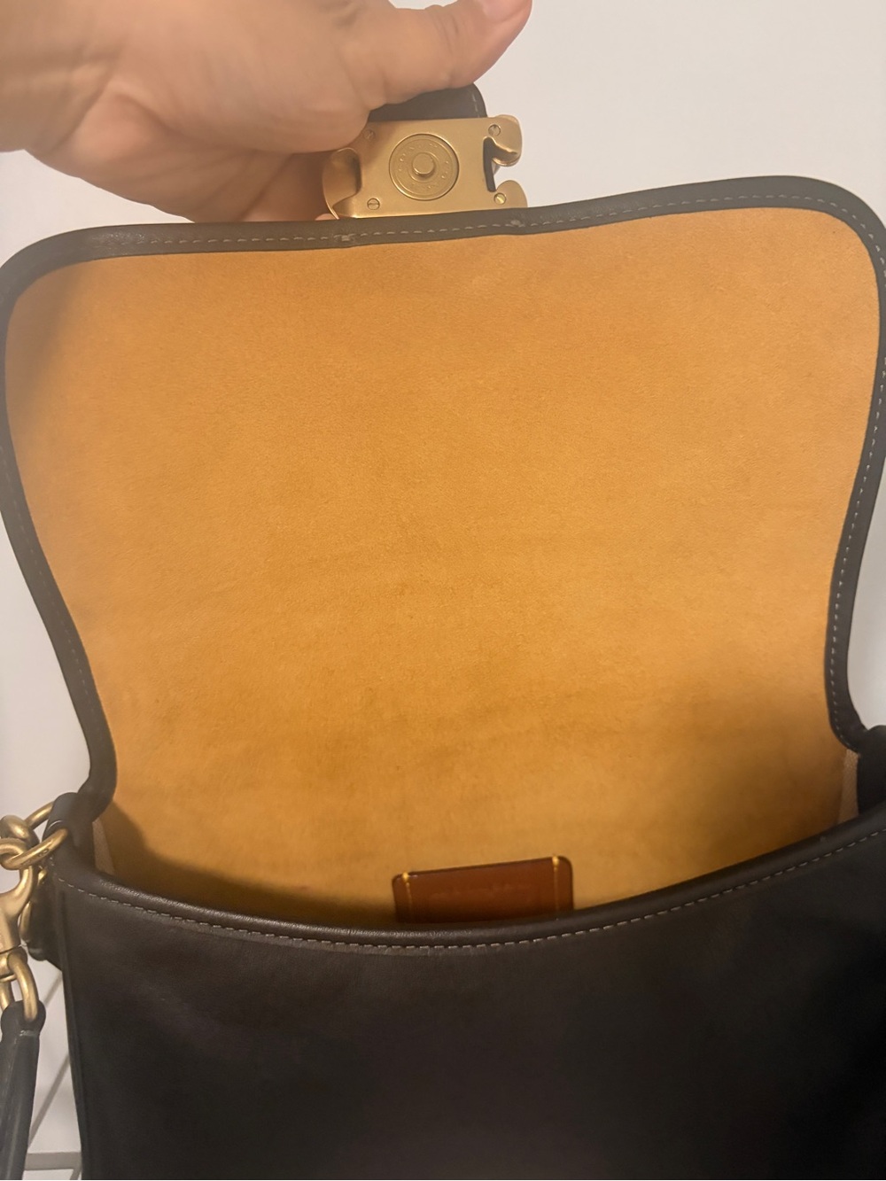 Soft Tabby Shoulder Bag - Picture 4 of 6